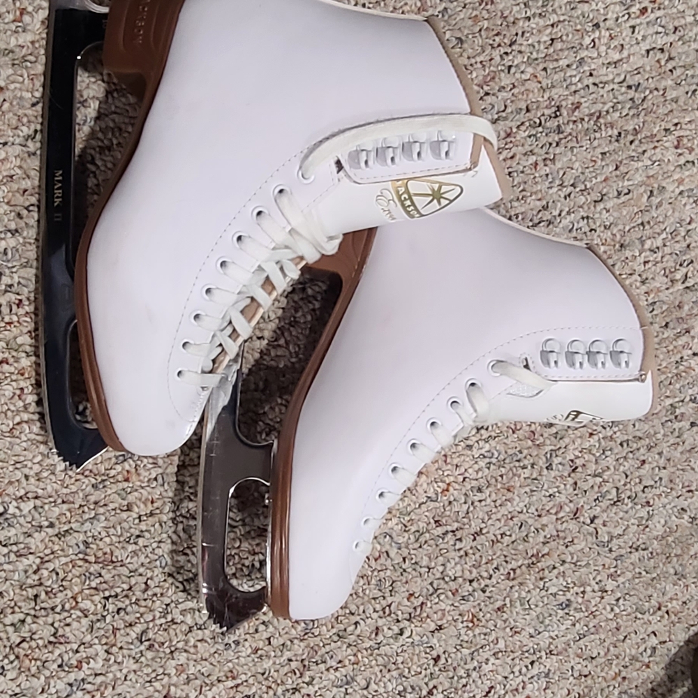 Jackson Excel Figure Skates
